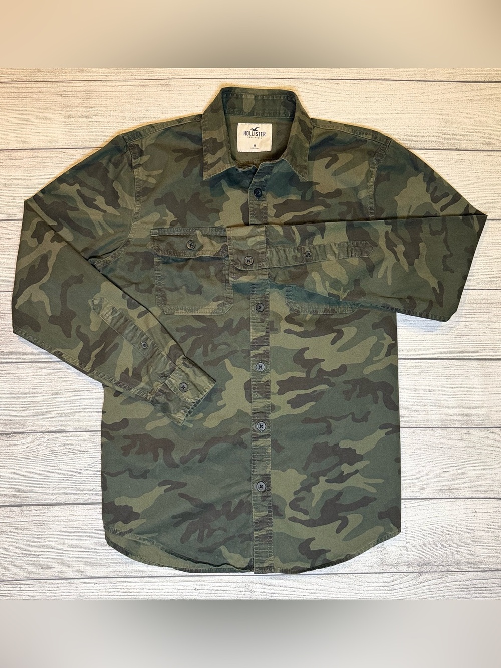 Hollister Men's Olive Green Camo Button-Up Jacket Heavyweight